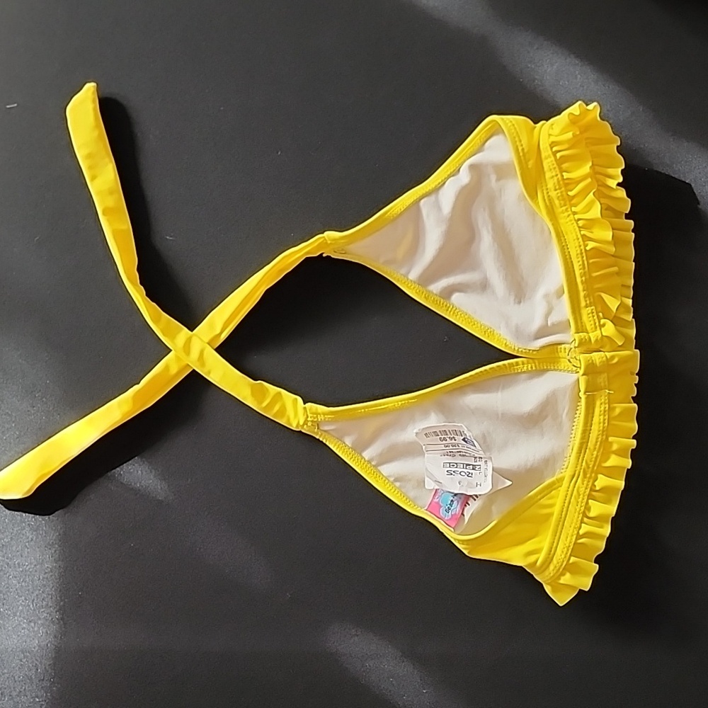 Yellow Ruffled Bikini - Picture 4 of 7